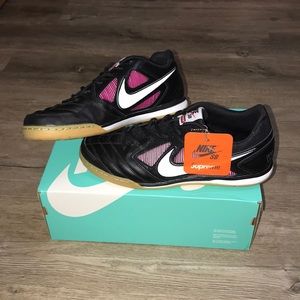 Nike Supreme SB gato QS